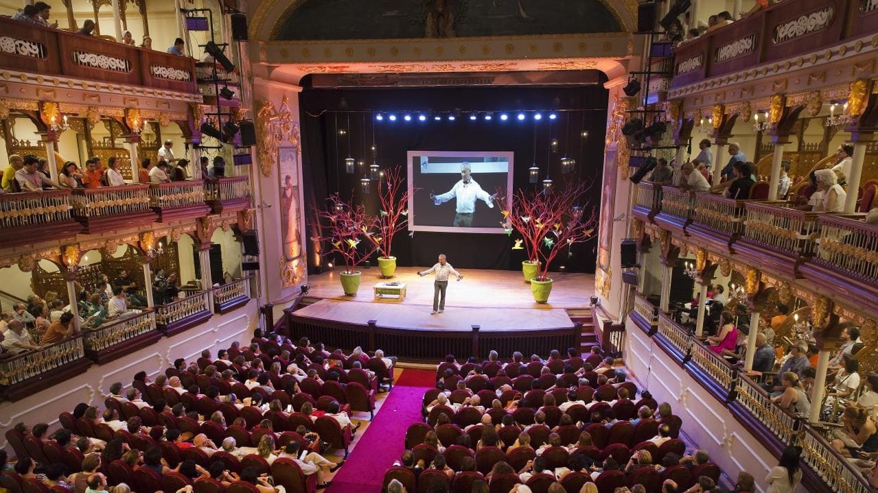 Descubre el Hay Festival Cartagena de Indias 2025 y Recórrelo con Alkilautos.com