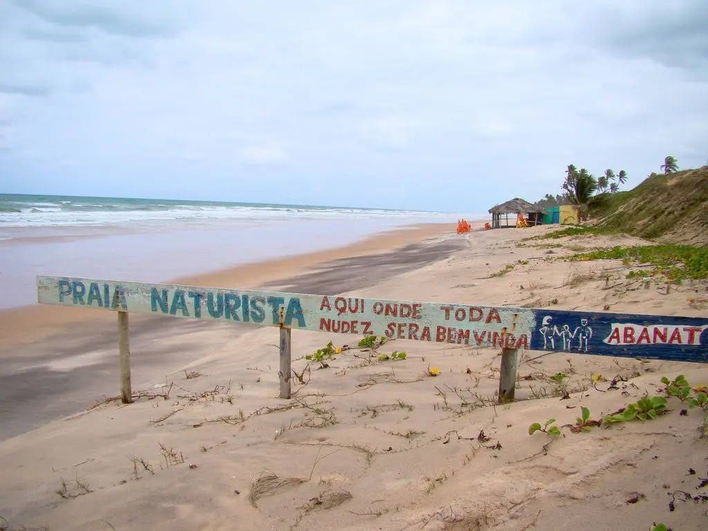 Playas Nudistas de America Praia de Massarandupió en Brasil