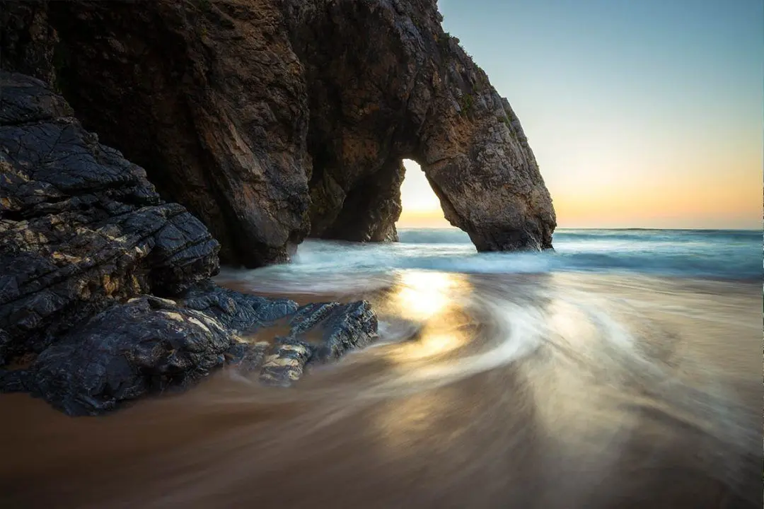 Playas-nudistas-de-Europa - Playa de Adraga (Sintra, Portugal)