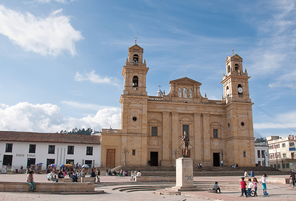 Iglesias-en-colombia---Nuestra-Señora-del-Rosario,-Chiquinquirá
