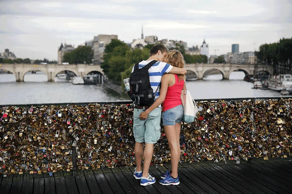 Destinos para disfrutar en San Valentín - Alquiler de Carros en Paris Pons des Arts