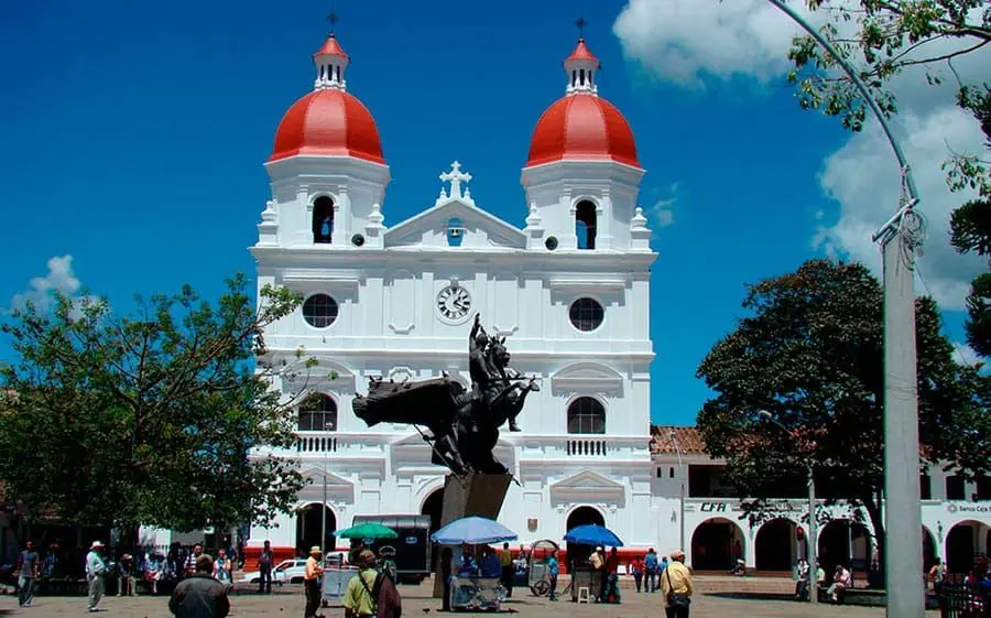 Rentar Carros en Medellin - Pueblos en Antioquia - Rionegro