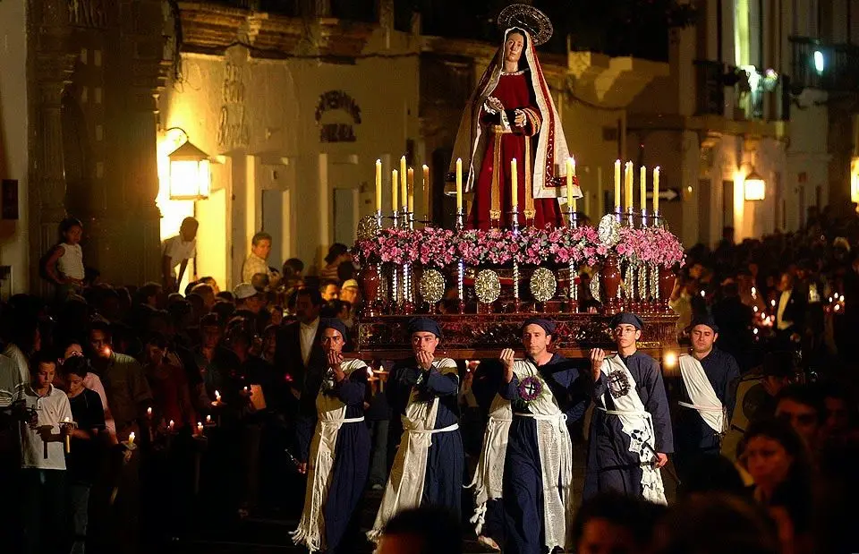 Renta de Autos - Semana Santa por Colombia