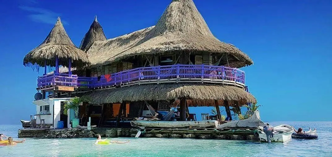 Semana Santa en Colombia Casa en el Agua Islas de San Bernando