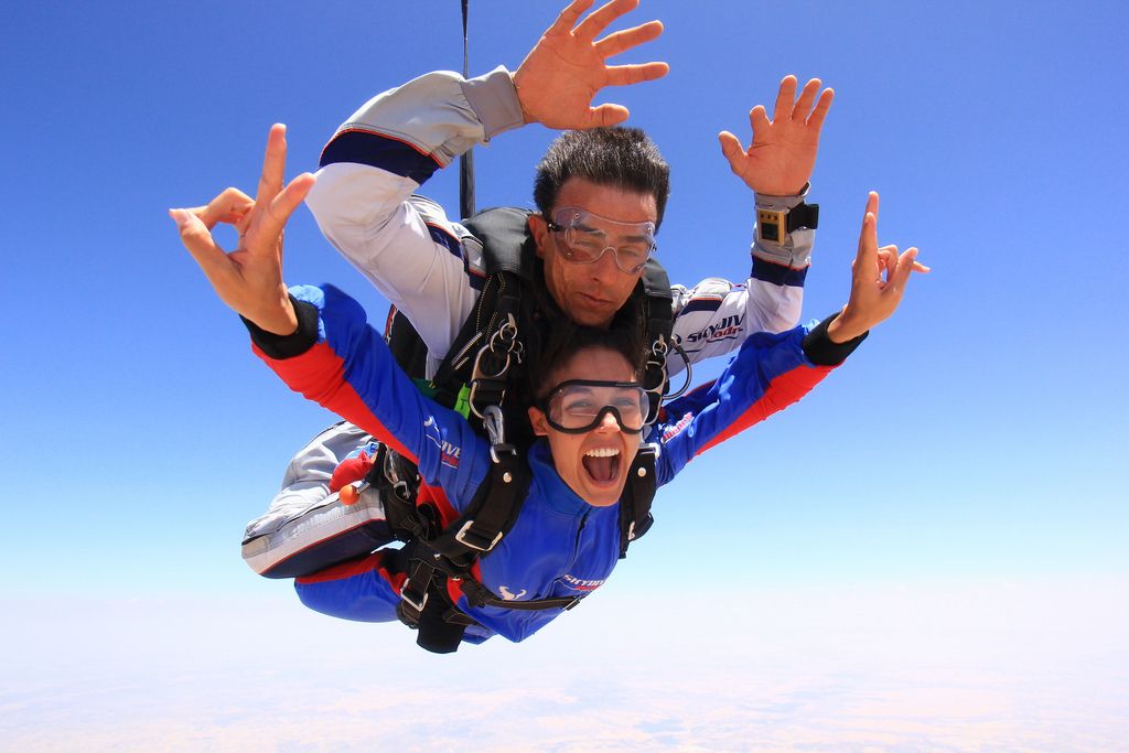 Turismo de aventura en Colombia - Paracaidas