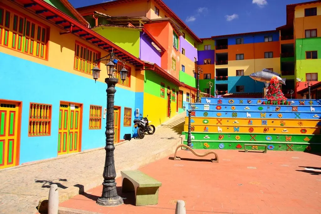 Pueblos cerca a Medellín Guatape