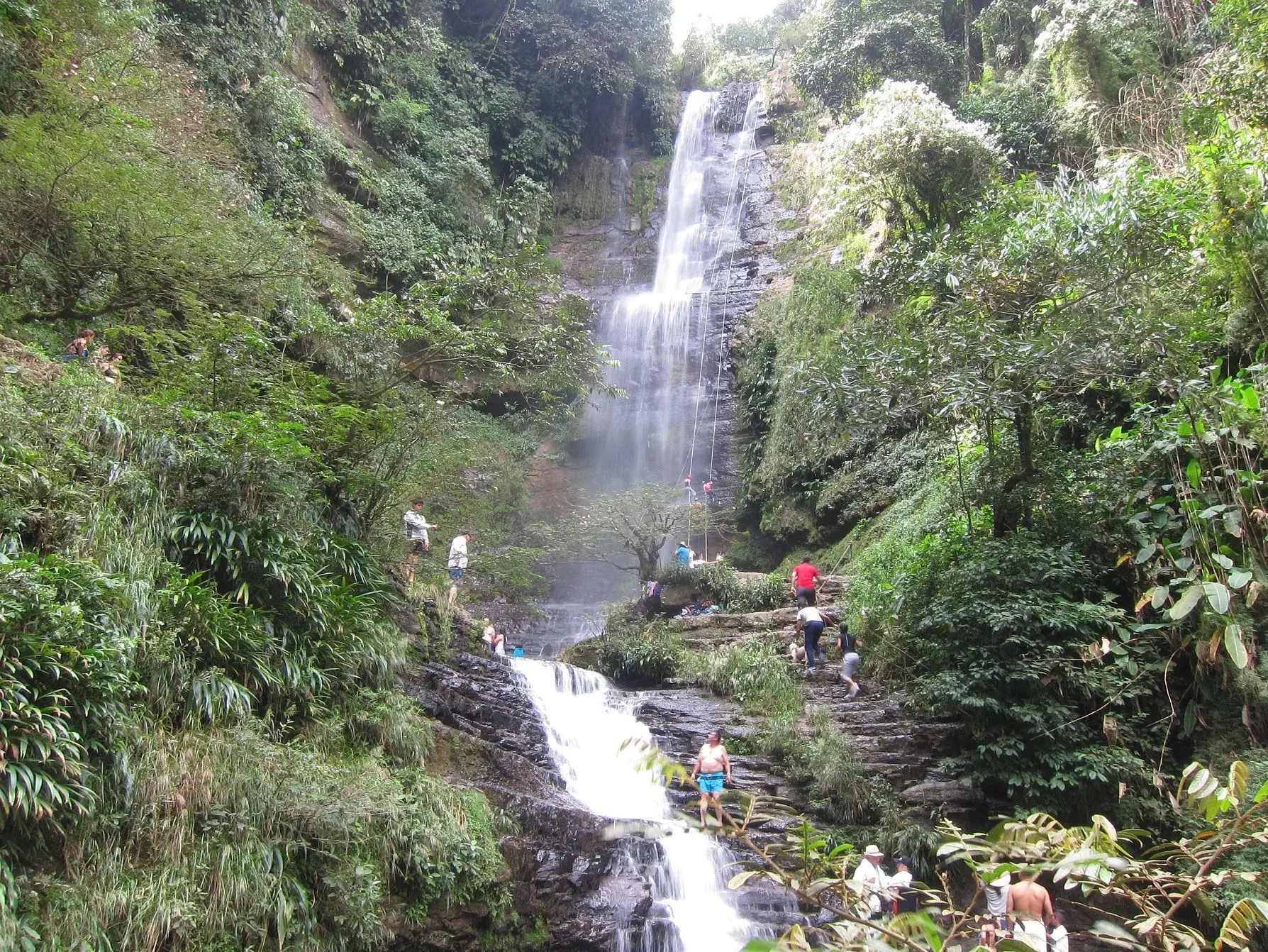Cascadas en Santander - Juan Curi