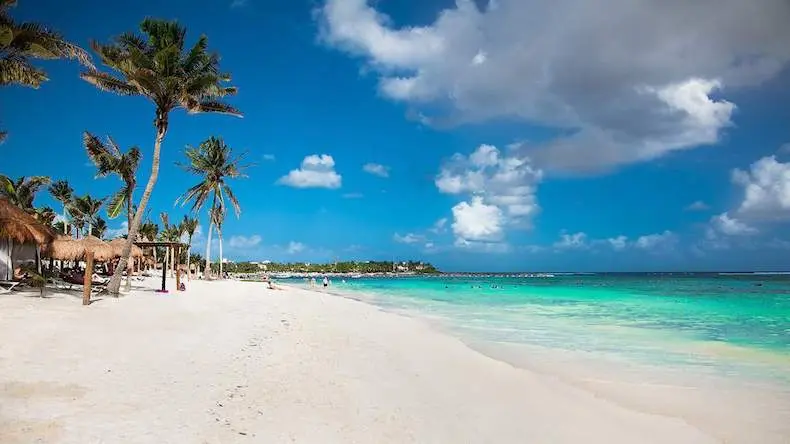 playadelcarmen.com