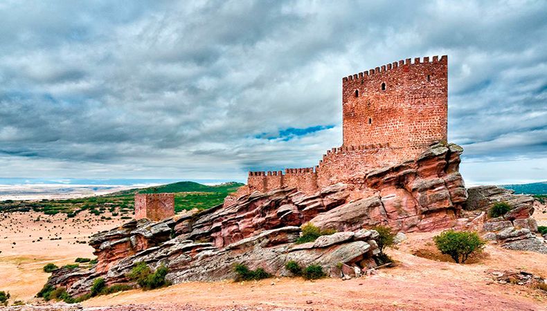 En carro por España: Ruta de 10 castillos imperdibles