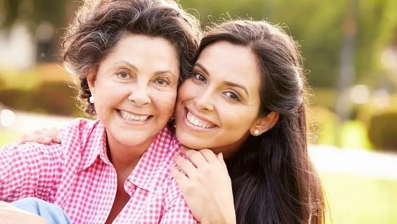 Viajar con mamá: ¿cómo es ella?, te decimos dónde llevarla de paseo