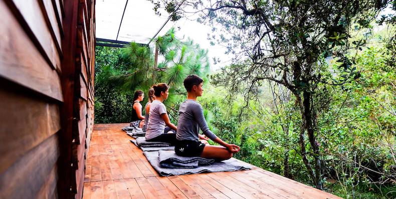 yoga en Medellín - Carros de alquiler