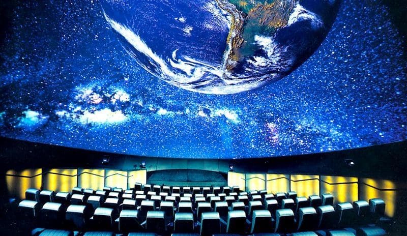 visita el planetarioa lquila carro en bogota