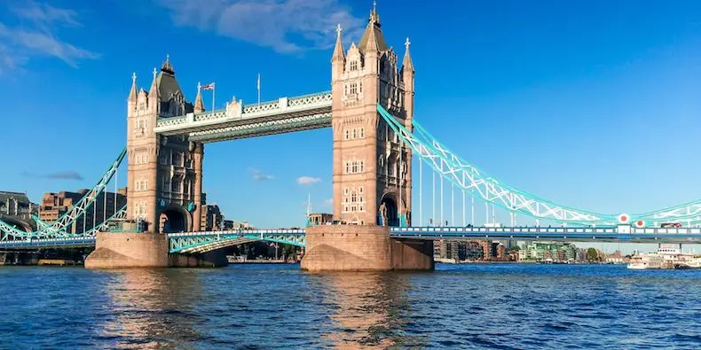 Tower brige - TE PUEDE INTERESAR: Playas nudistas de Europa increíbles