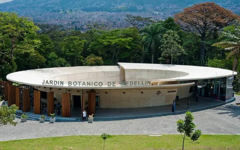 Jardin botanico - 7 lugares para hacer picnic en Medellín que vas a querer conocer