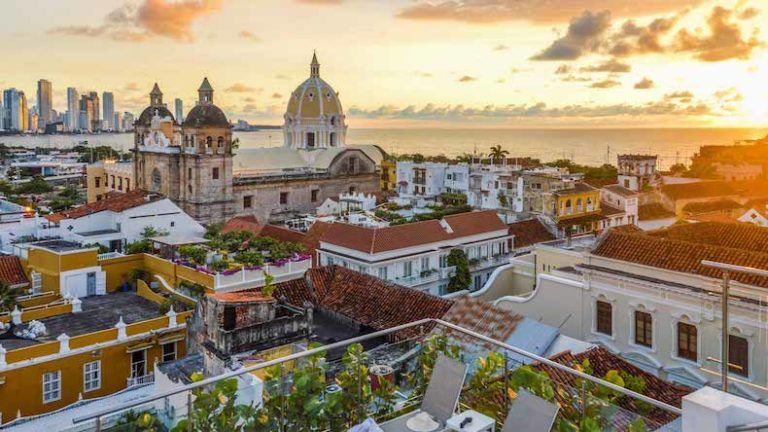 Cartagena en Carro: 5 Destinos Imperdibles Cerca de la Ciudad Amurallada (Guía de Peajes 2026)