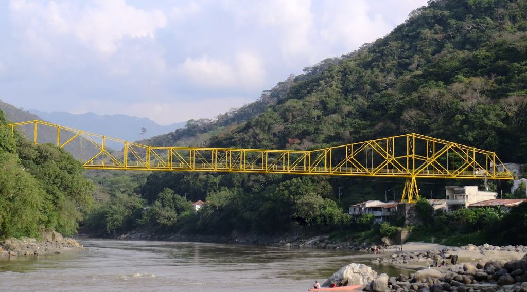 carretera que une a Bogotá con Antioquia - Puente de Guaduas
