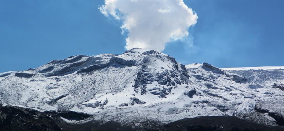 carretera que une a Bogotá con Antioquia - Nevado del Ruiz