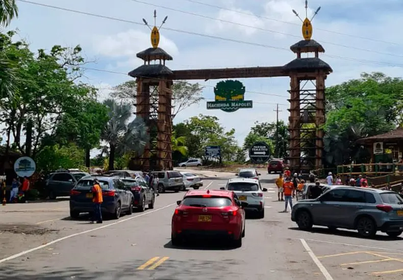 alquilar un carro en medellin