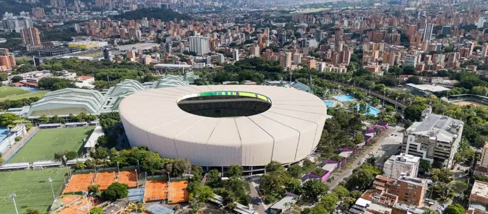 donde alojarce en medellin karoll g